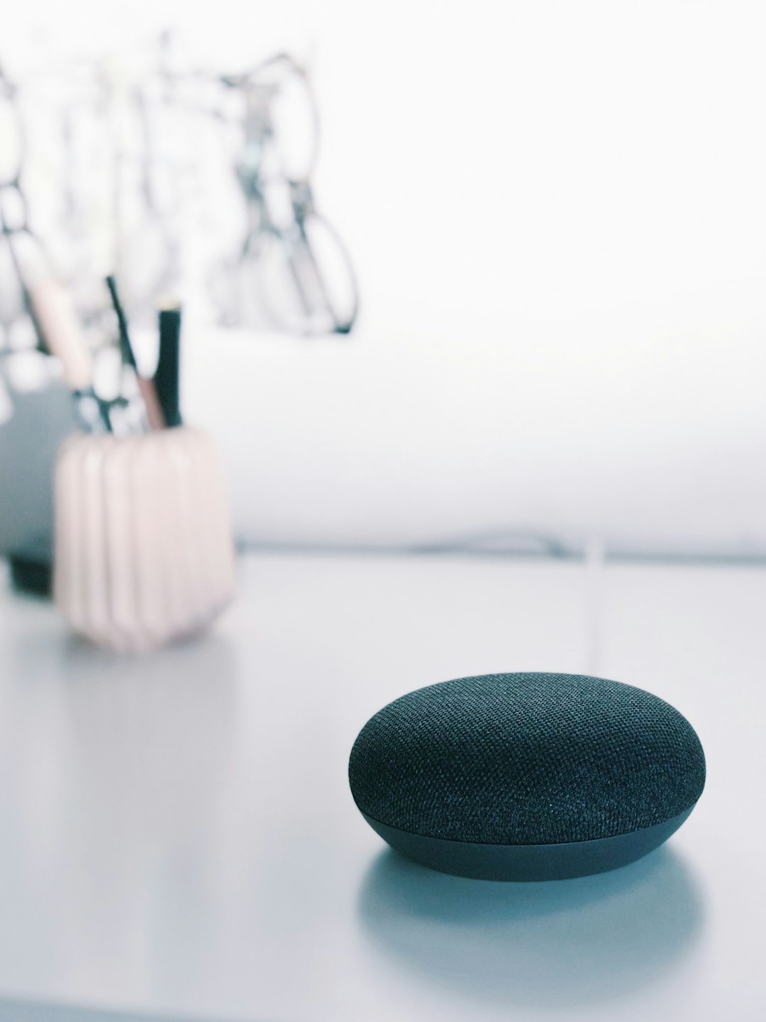 black-google-home-mini-xjh-przfyhc